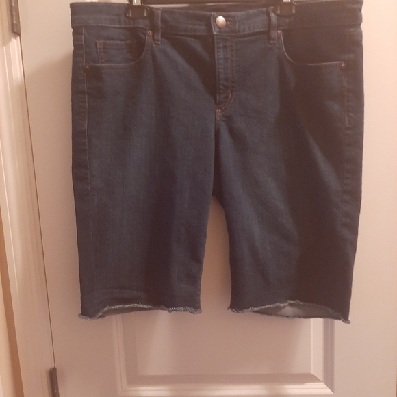 Bermuda denim short - Picture 6 of 6